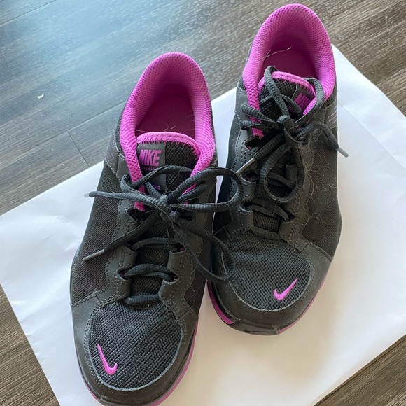 Used sneakers - Picture 2 of 4